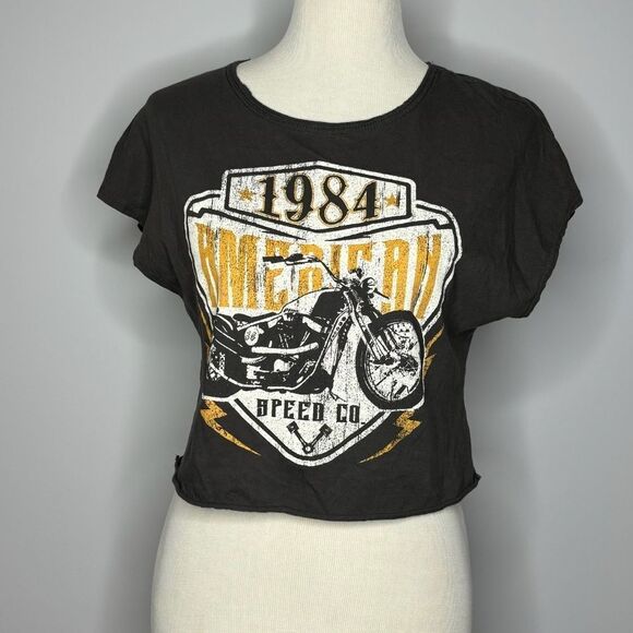 Altar'd State- Grey Graphic Tee Cropped - Picture 1 of 4